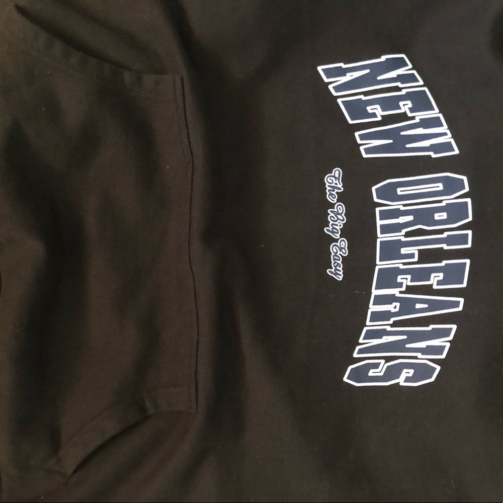 New Orleans sweatshirt. This is a size Large in men. This sweatshirt is black.